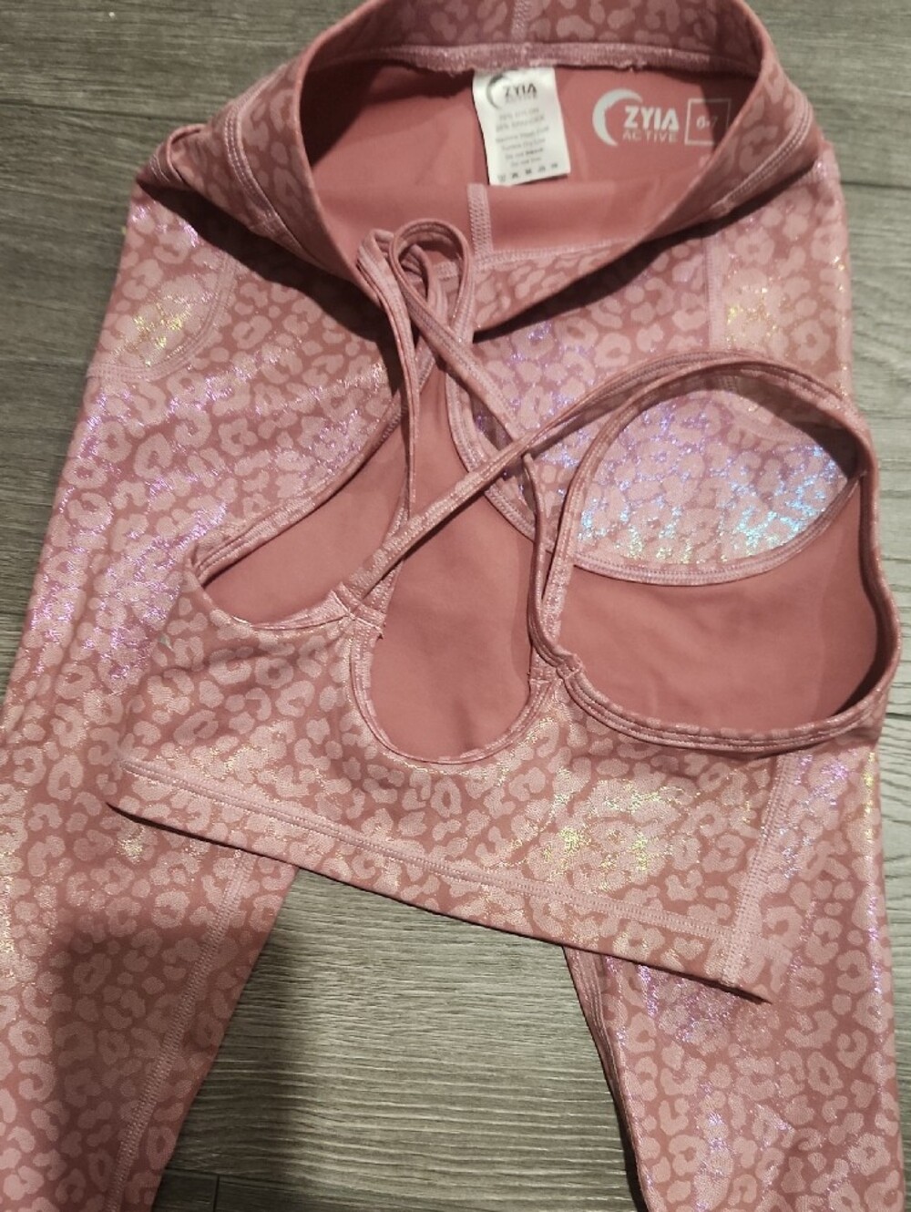 ZYIA Pink Leopard Shimmer Active Set - Crop Top & Leggings NWT Pockets